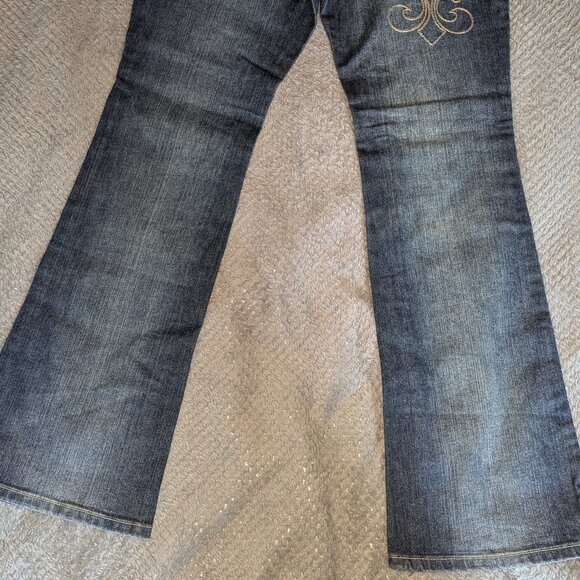 Beyonce's House of Dereon Jeans. - Picture 5 of 5